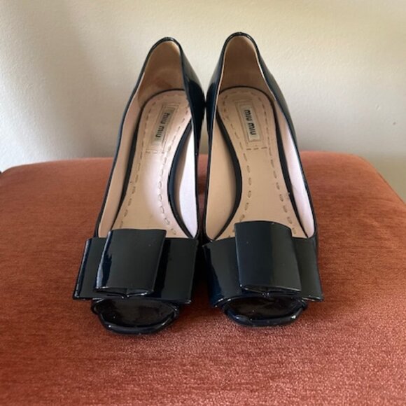 Miu Miu Navy Blue Patent Bow Peep Toe 3 inch heel - Picture 2 of 4